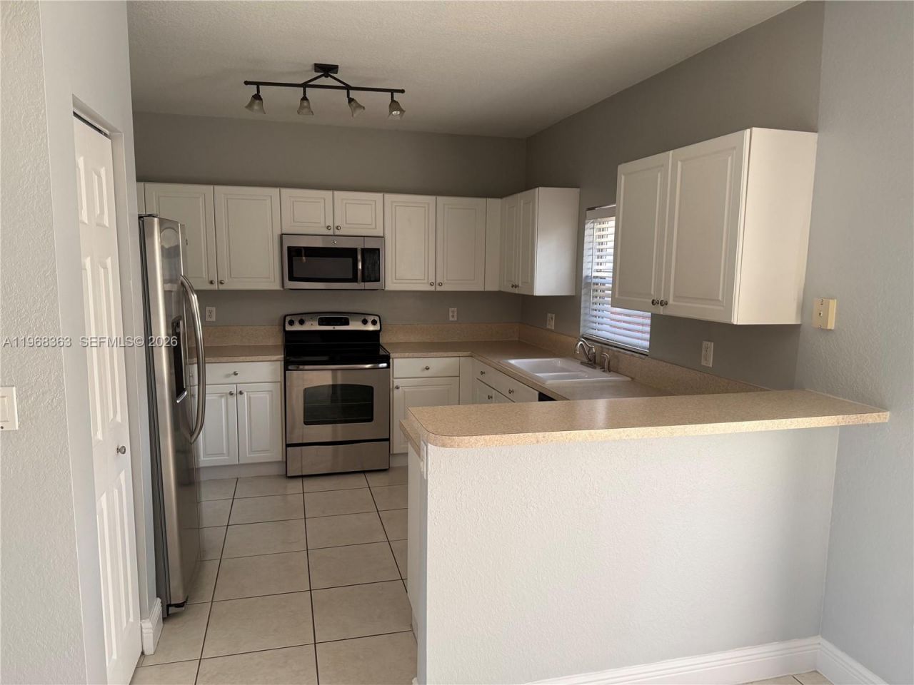 2402 NE 41st Pl, Homestead, FL 33033 Photo