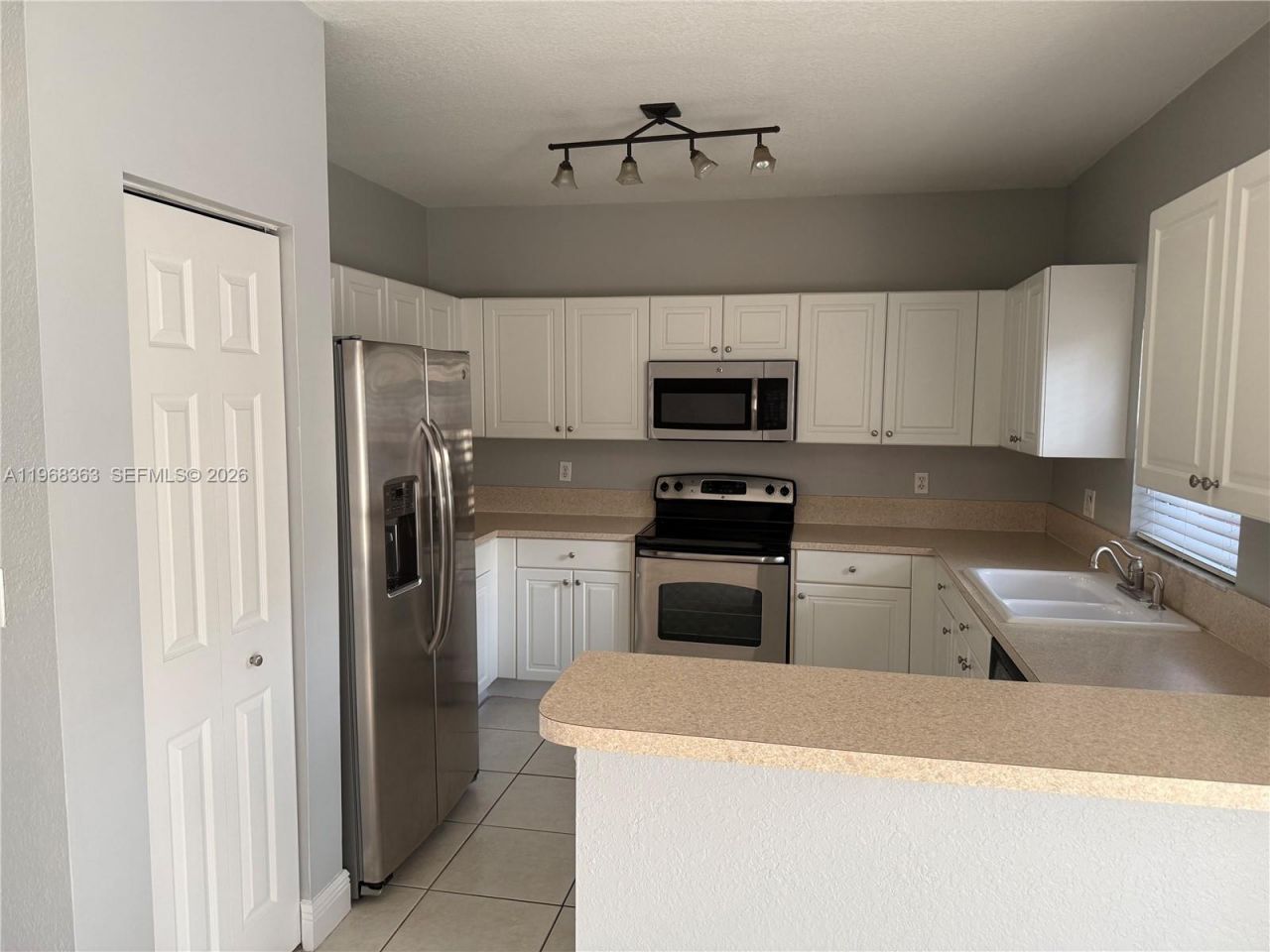 2402 NE 41st Pl, Homestead, FL 33033 Photo