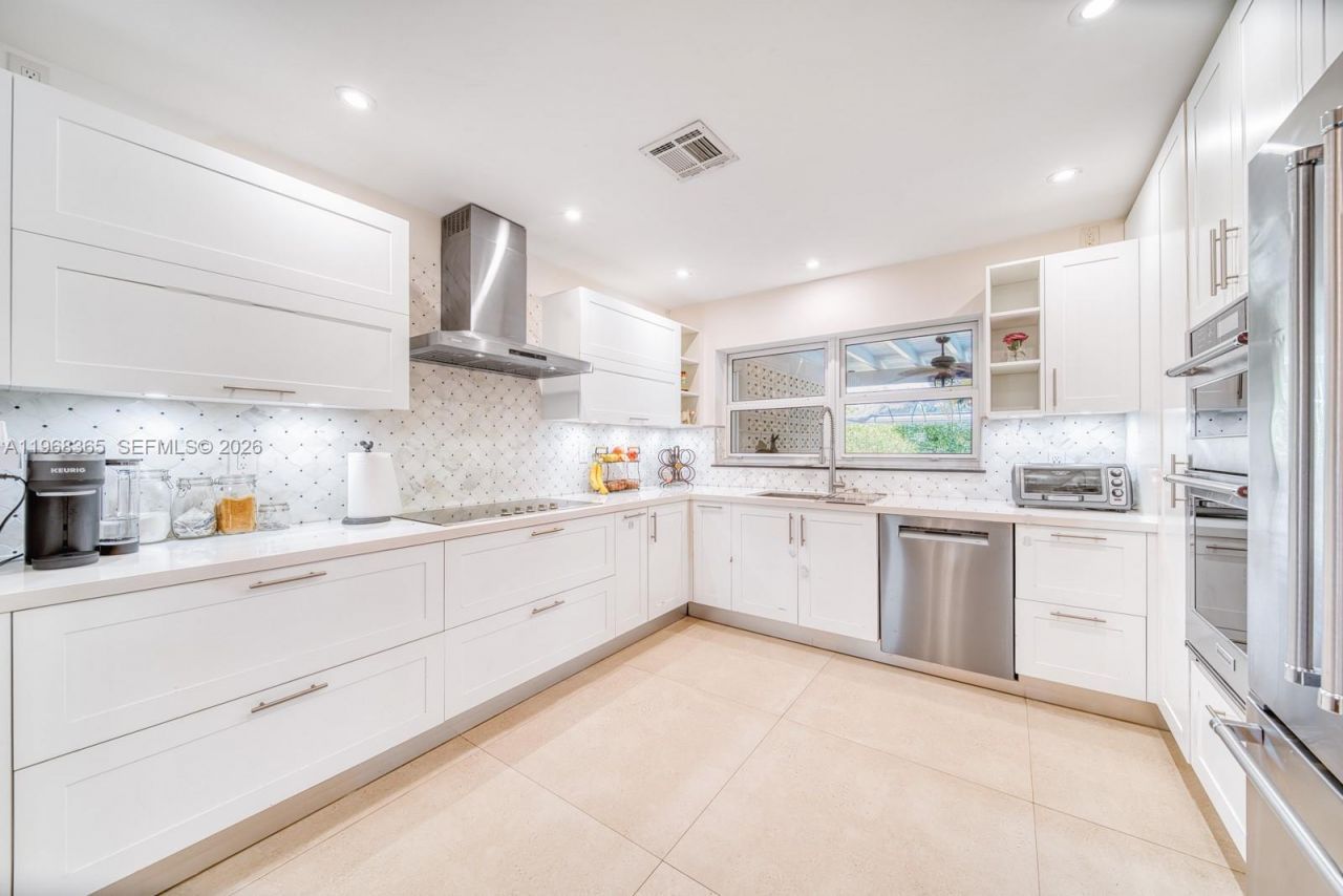 8245 SW 149th Dr, Palmetto Bay, FL 33158 Photo