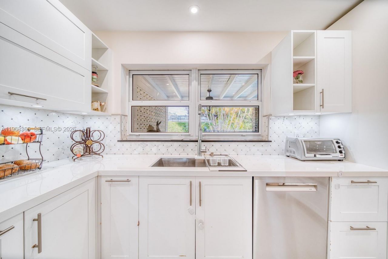 8245 SW 149th Dr, Palmetto Bay, FL 33158 Photo