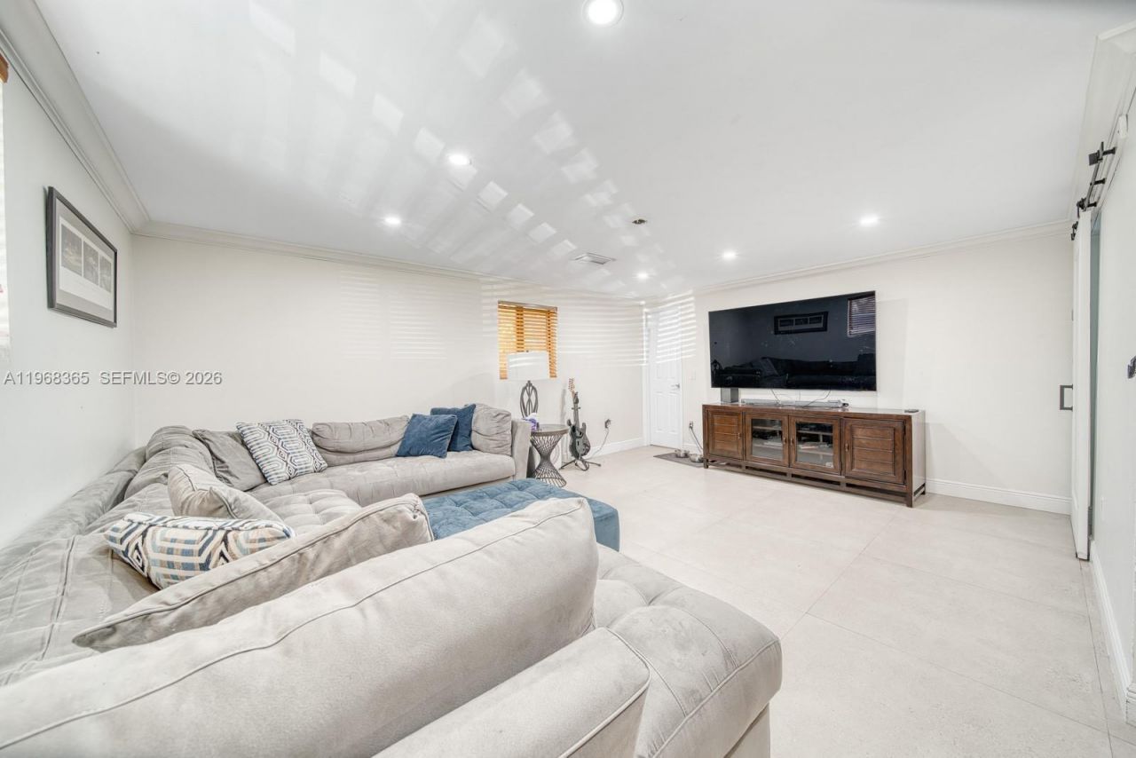 8245 SW 149th Dr, Palmetto Bay, FL 33158 Photo