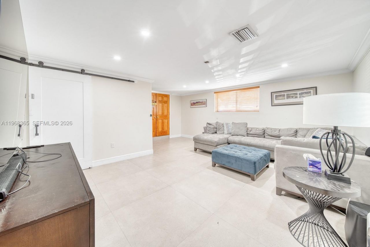 8245 SW 149th Dr, Palmetto Bay, FL 33158 Photo