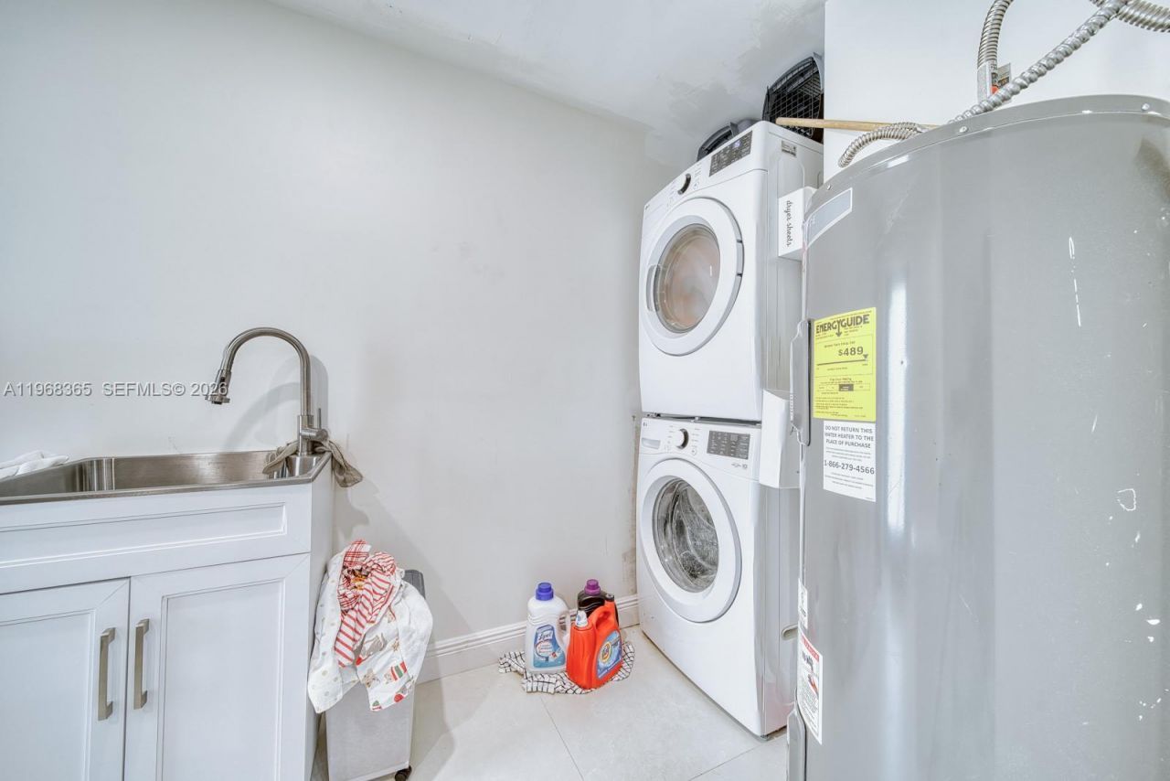 8245 SW 149th Dr, Palmetto Bay, FL 33158 Photo