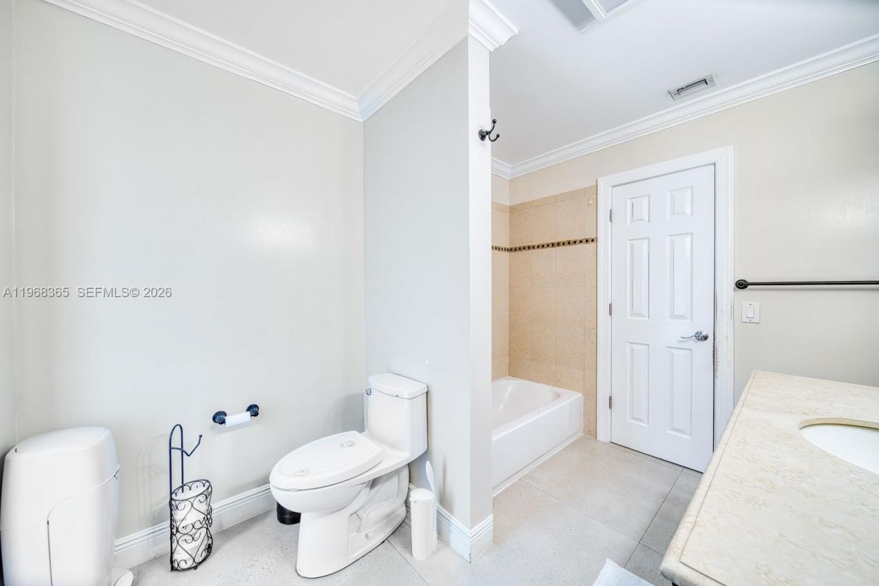 8245 SW 149th Dr, Palmetto Bay, FL 33158 Photo