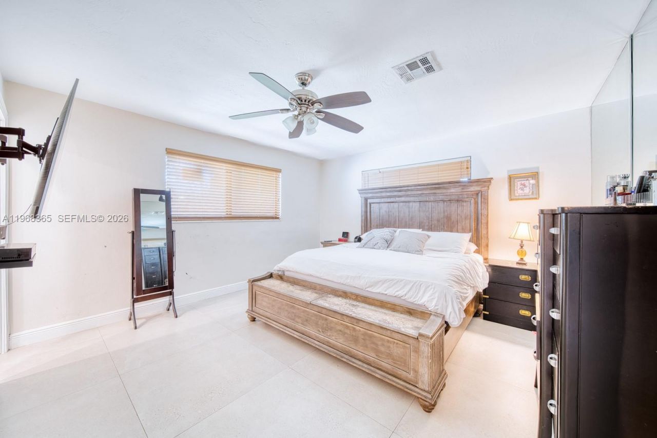 8245 SW 149th Dr, Palmetto Bay, FL 33158 Photo