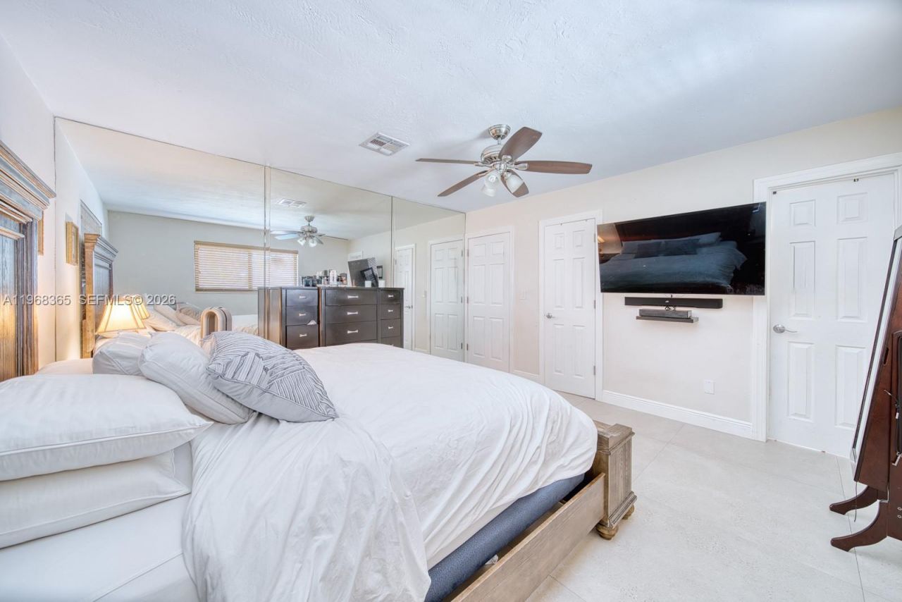 8245 SW 149th Dr, Palmetto Bay, FL 33158 Photo