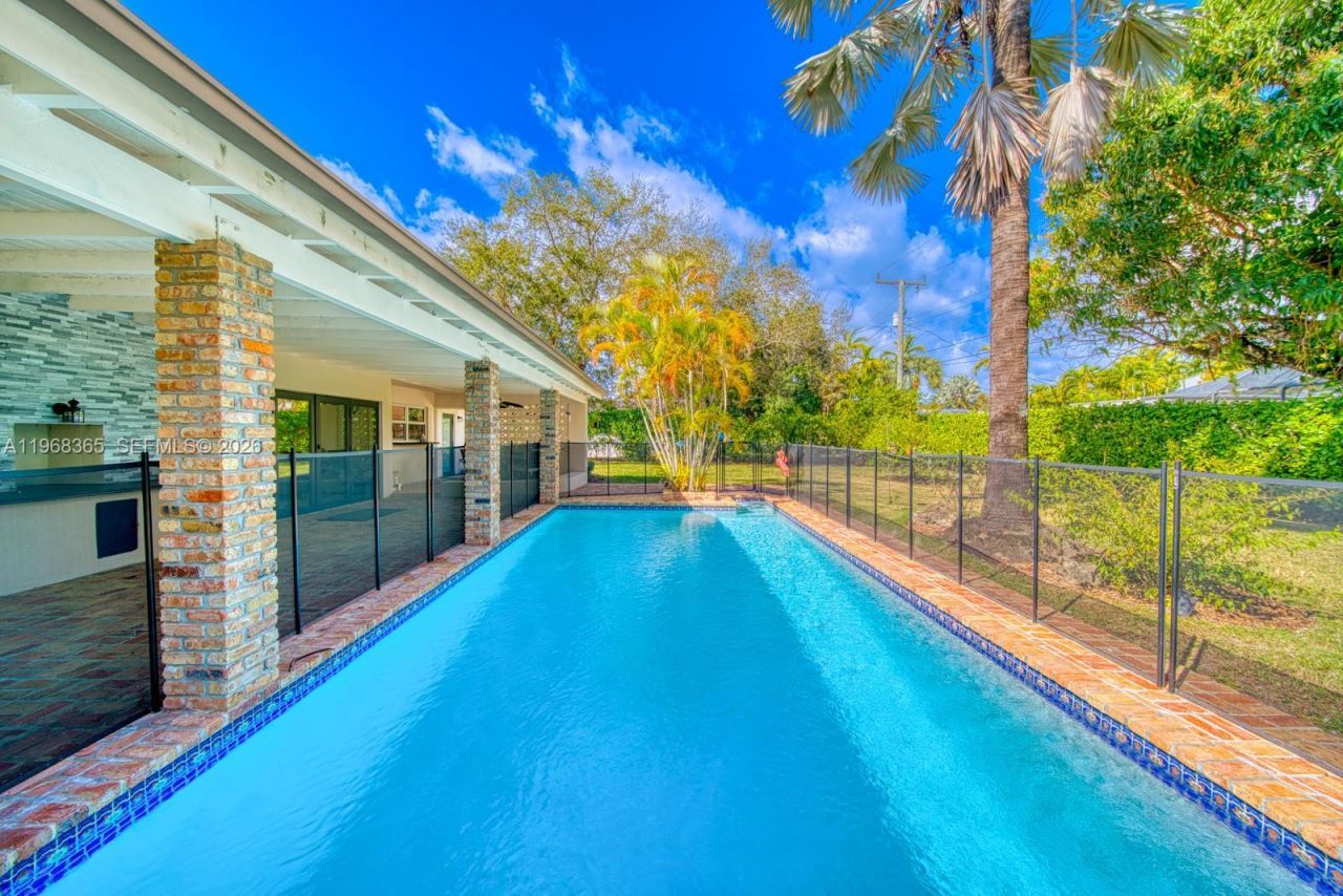 8245 SW 149th Dr, Palmetto Bay, FL 33158 Photo