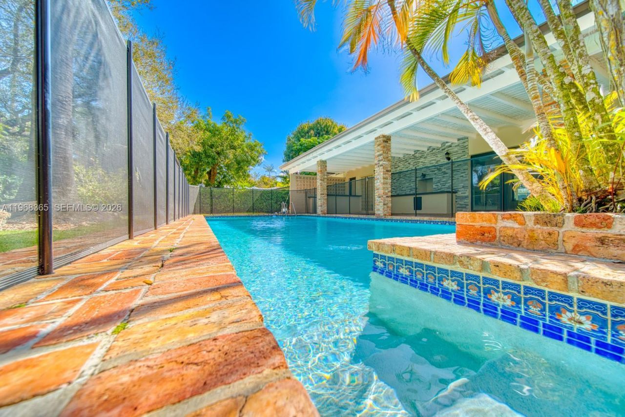 8245 SW 149th Dr, Palmetto Bay, FL 33158 Photo