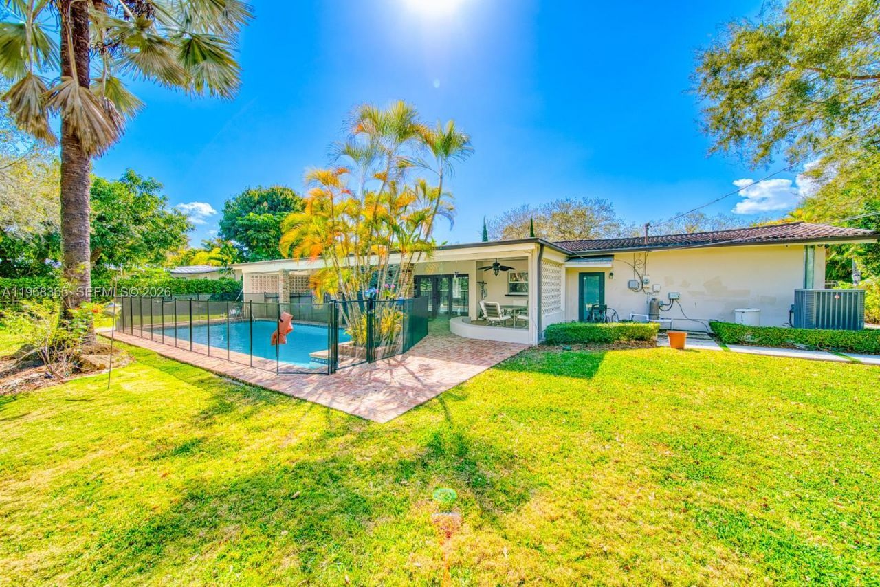 8245 SW 149th Dr, Palmetto Bay, FL 33158 Photo