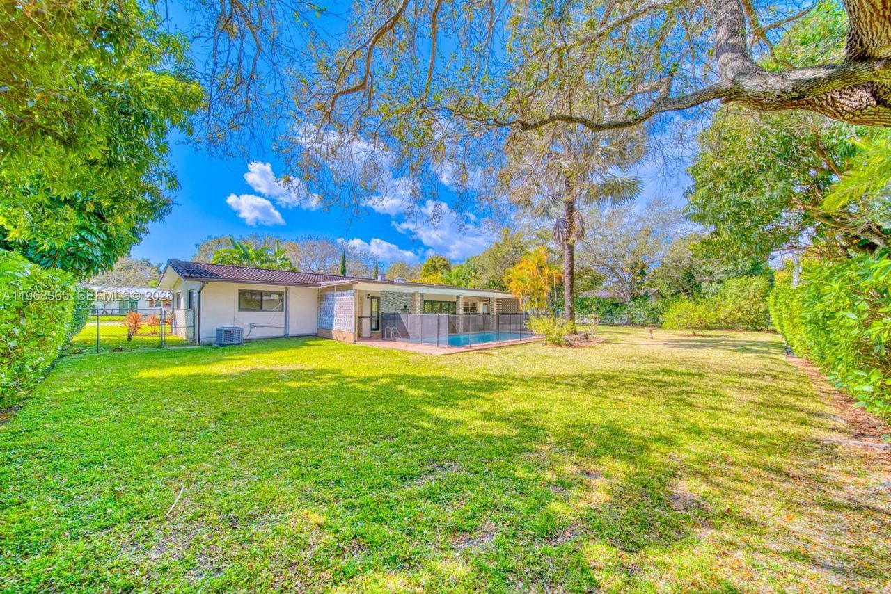 8245 SW 149th Dr, Palmetto Bay, FL 33158 Photo