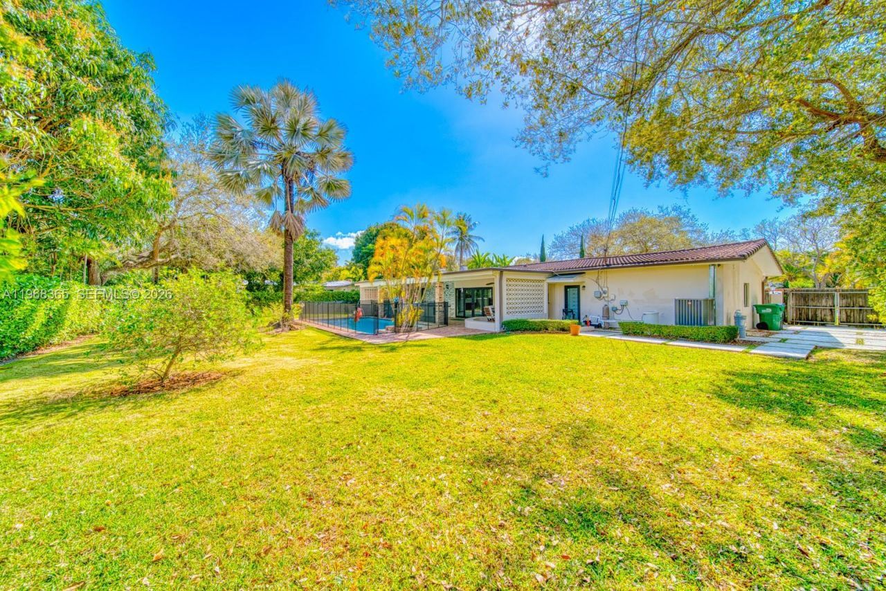 8245 SW 149th Dr, Palmetto Bay, FL 33158 Photo