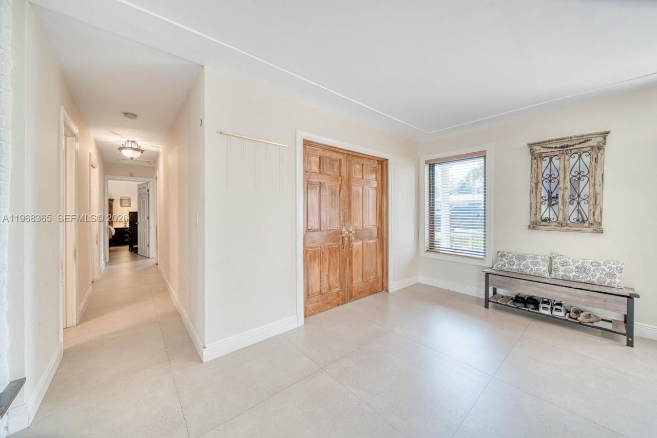 8245 SW 149th Dr, Palmetto Bay, FL 33158 Photo