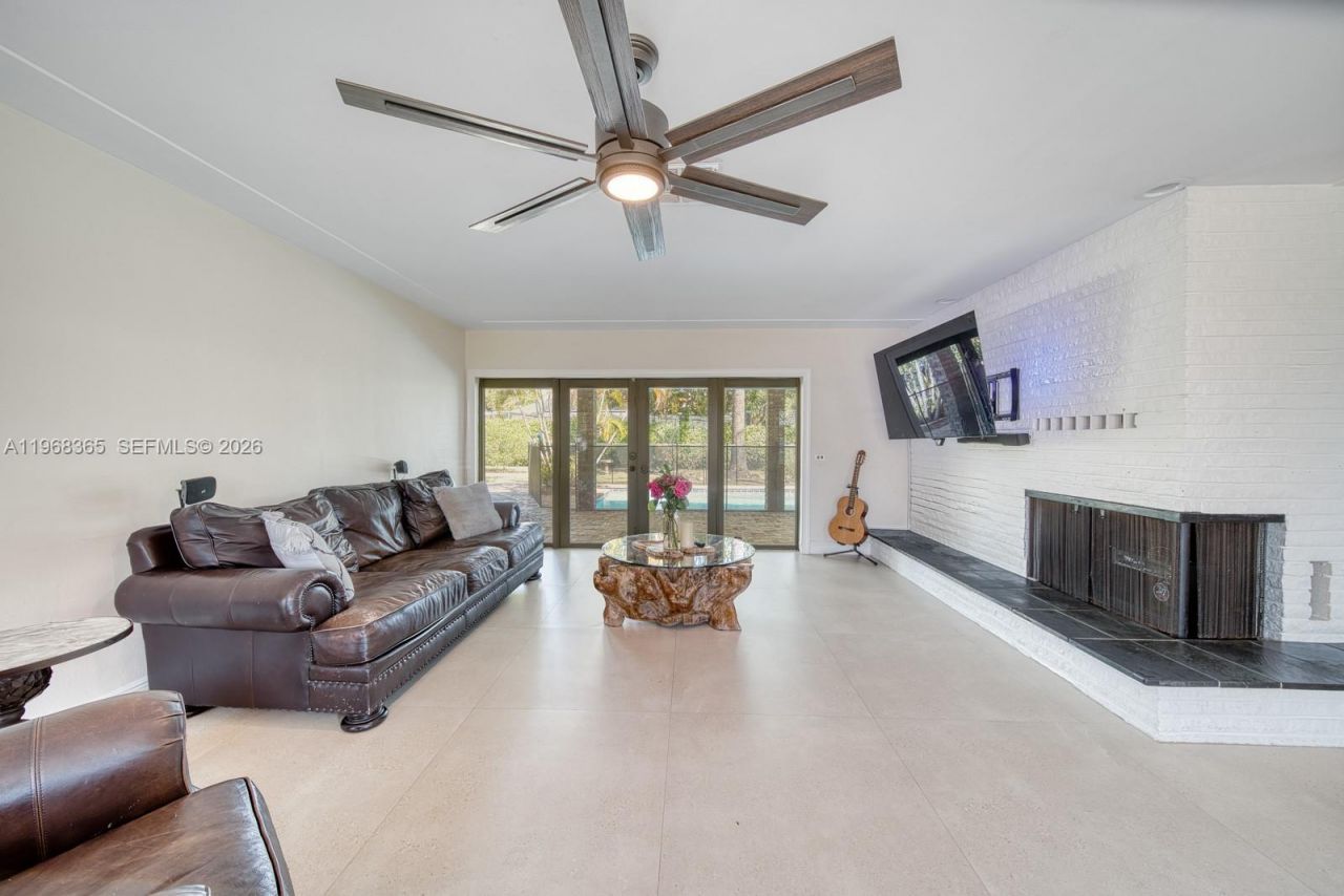 8245 SW 149th Dr, Palmetto Bay, FL 33158 Photo