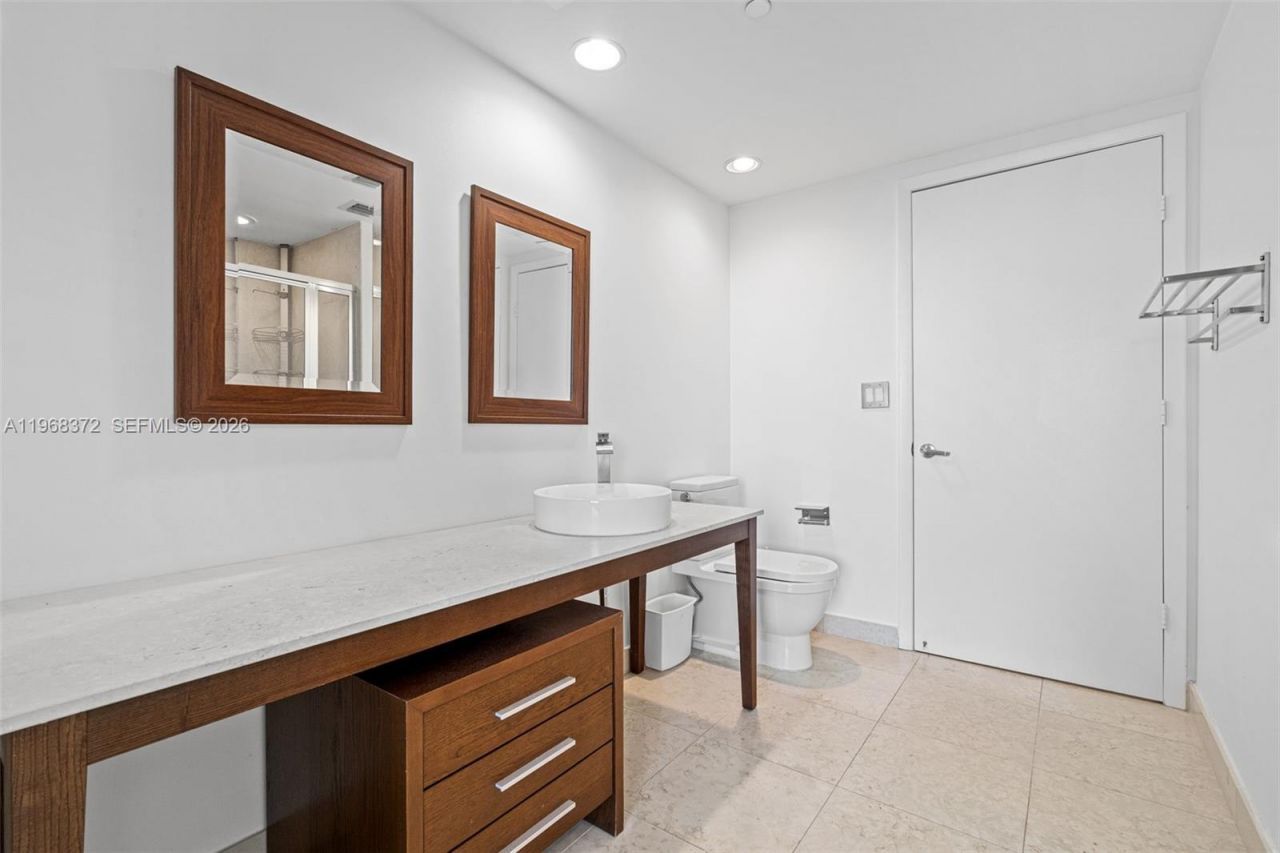 495 Brickell Ave, Unit 905, Miami, FL 33131 Photo