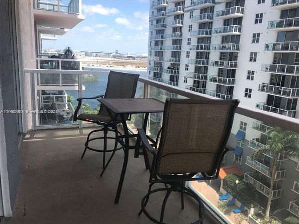 5085 NW 7th St, Unit 1110, Miami, FL 33126