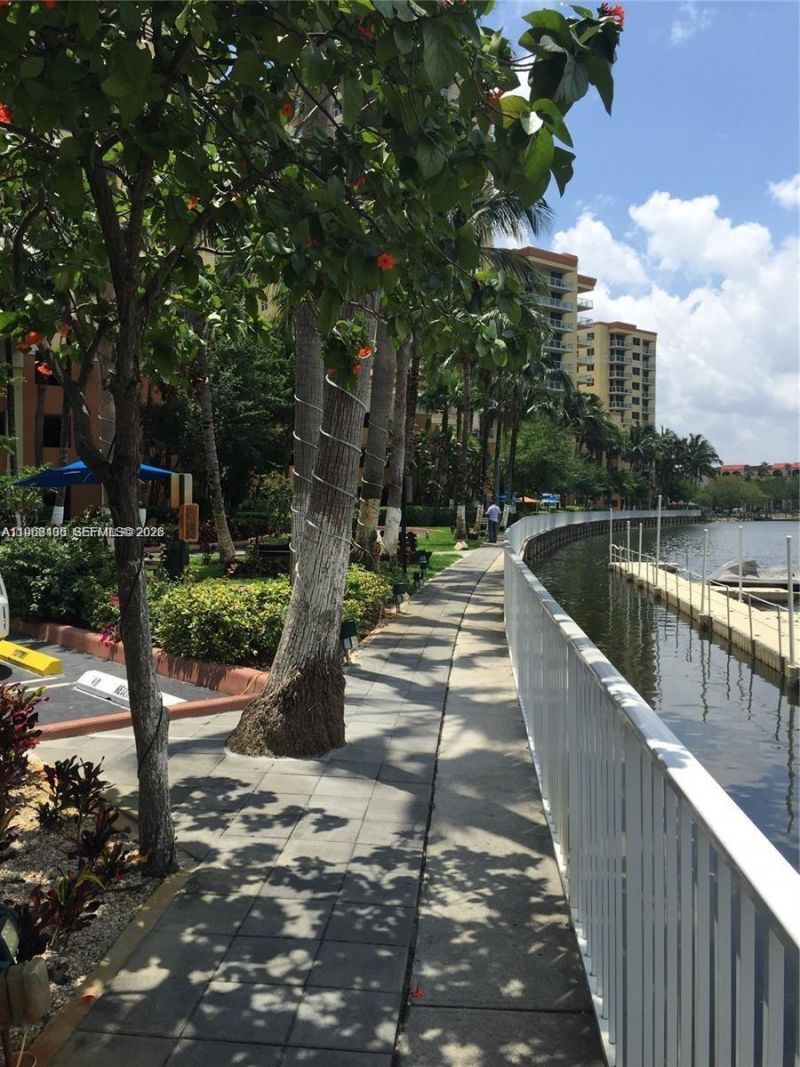 5085 NW 7th St, Unit 1110, Miami, FL 33126 Photo