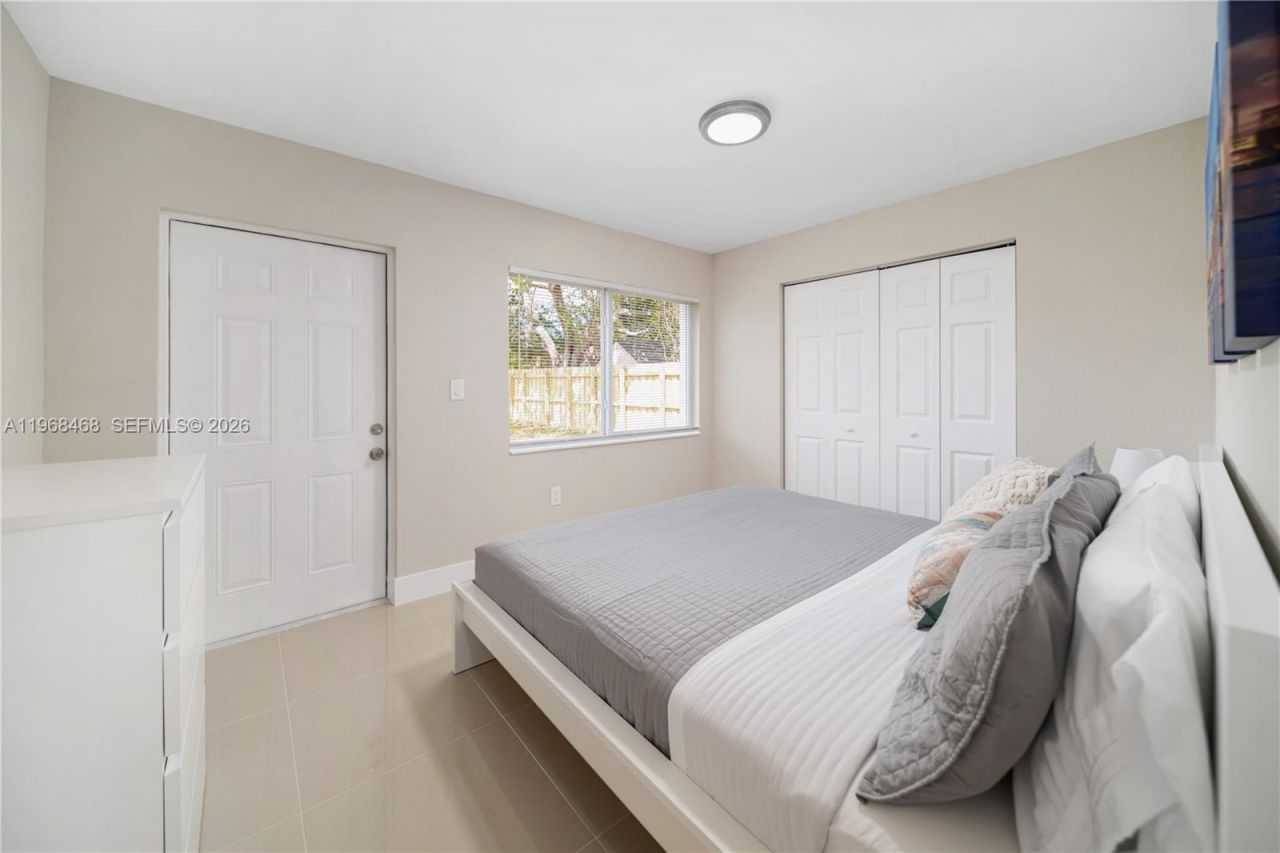 1185 NE 111th St, Miami, FL 33161 Photo