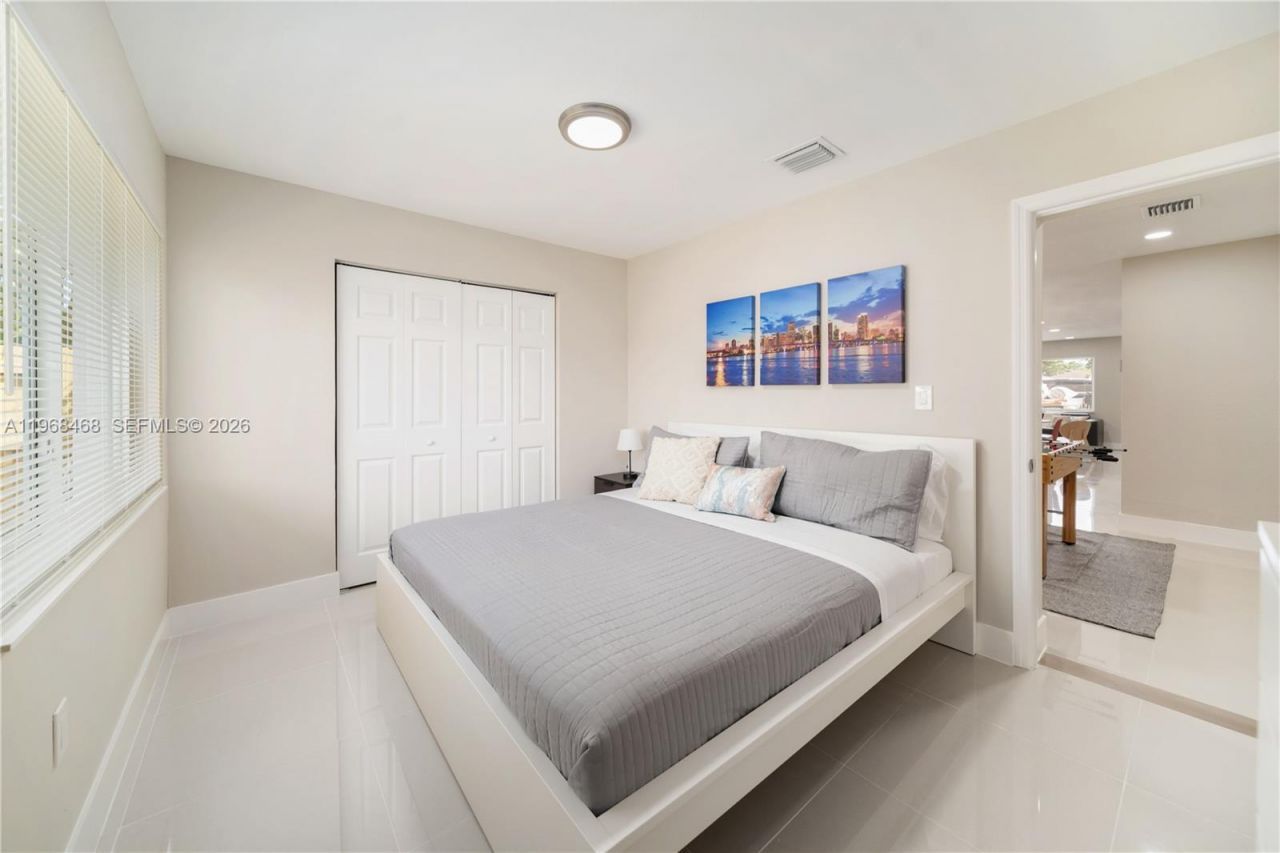 1185 NE 111th St, Miami, FL 33161 Photo