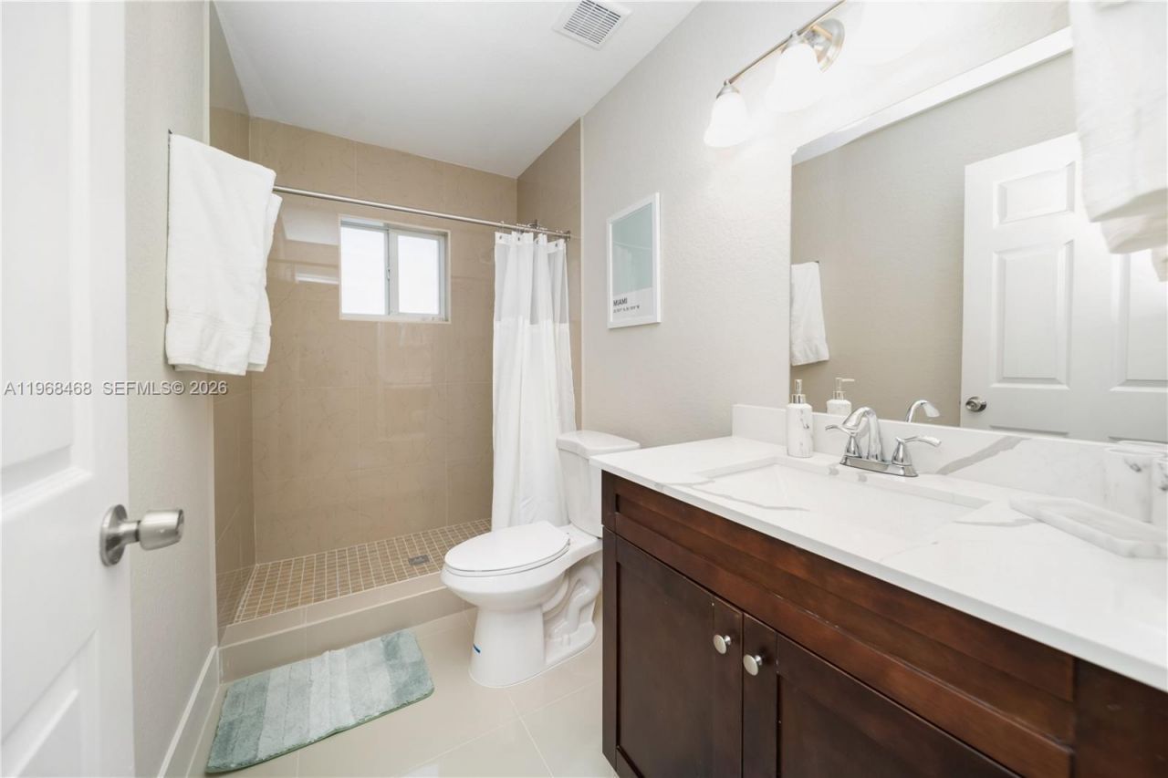 1185 NE 111th St, Miami, FL 33161 Photo