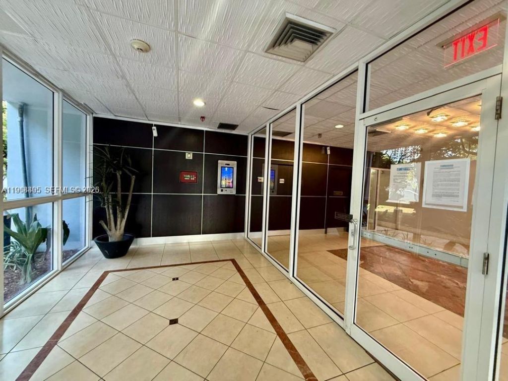 850 N Miami Ave, Unit W-2105, Miami, FL 33136 Photo