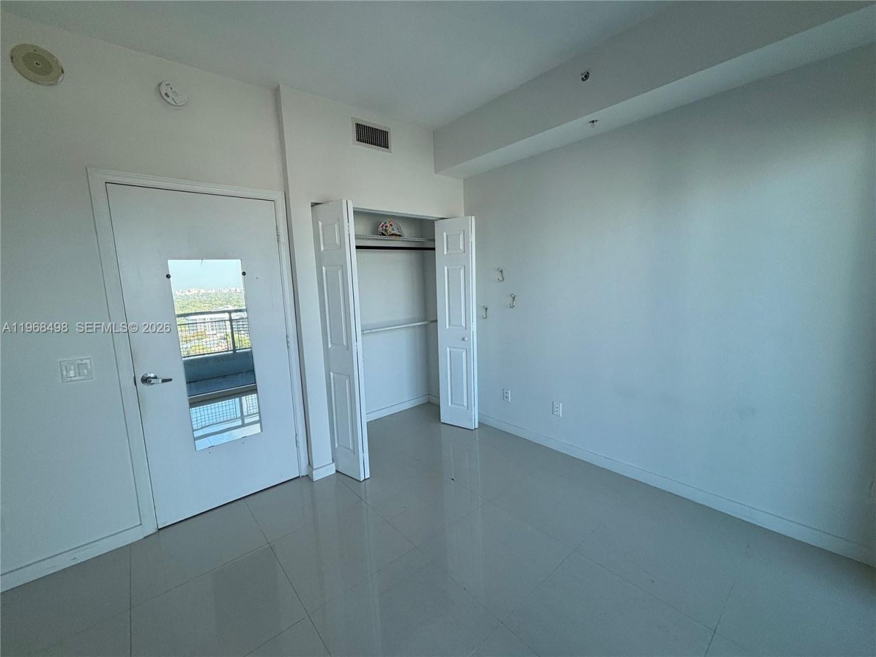 60 SW 13 St, Unit 1415, Miami, FL 33131 Photo