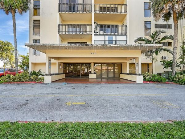650 NE 149th St , Unit 406A, Miami, FL 33161