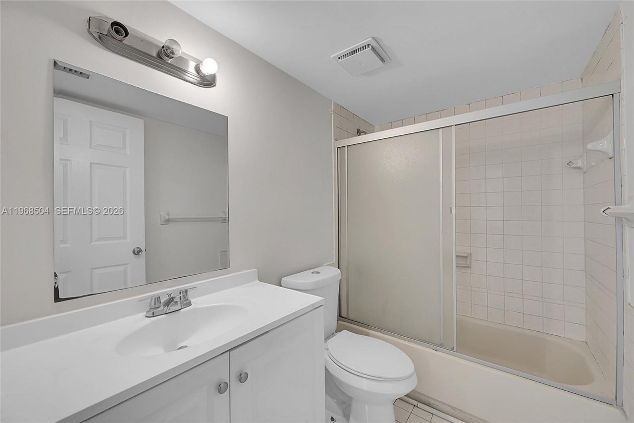 650 NE 149th St , Unit 406A, Miami, FL 33161 Photo