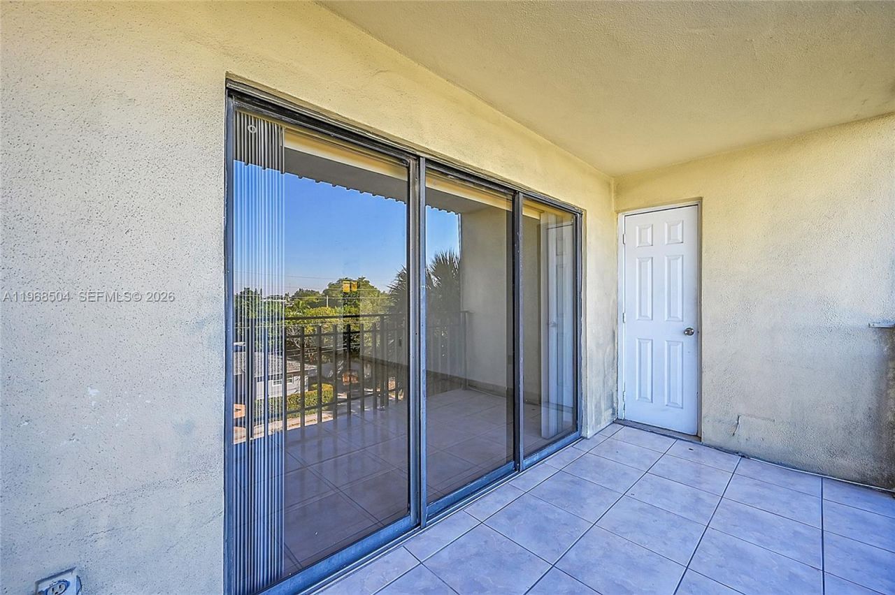 650 NE 149th St , Unit 406A, Miami, FL 33161 Photo