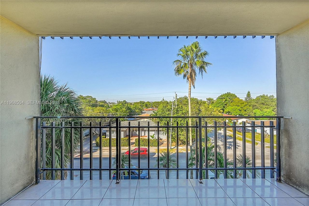 650 NE 149th St , Unit 406A, Miami, FL 33161 Photo