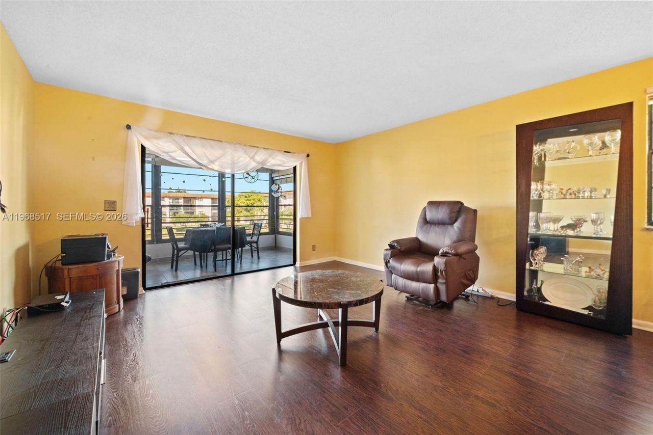 4950 E Sabal Palm Blvd , Unit 310, Tamarac, FL 33319 Photo