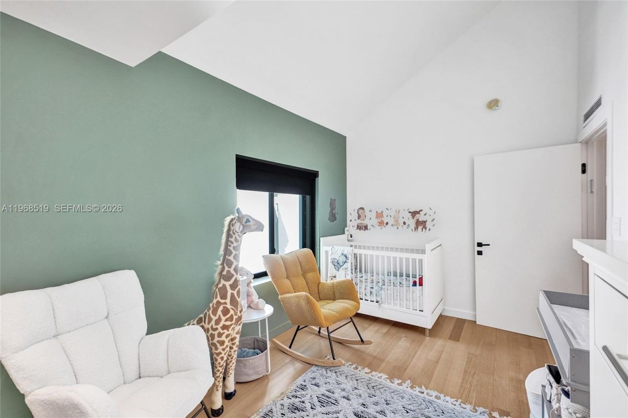 1977 S Oak Haven Cir, Miami, FL 33179 Photo