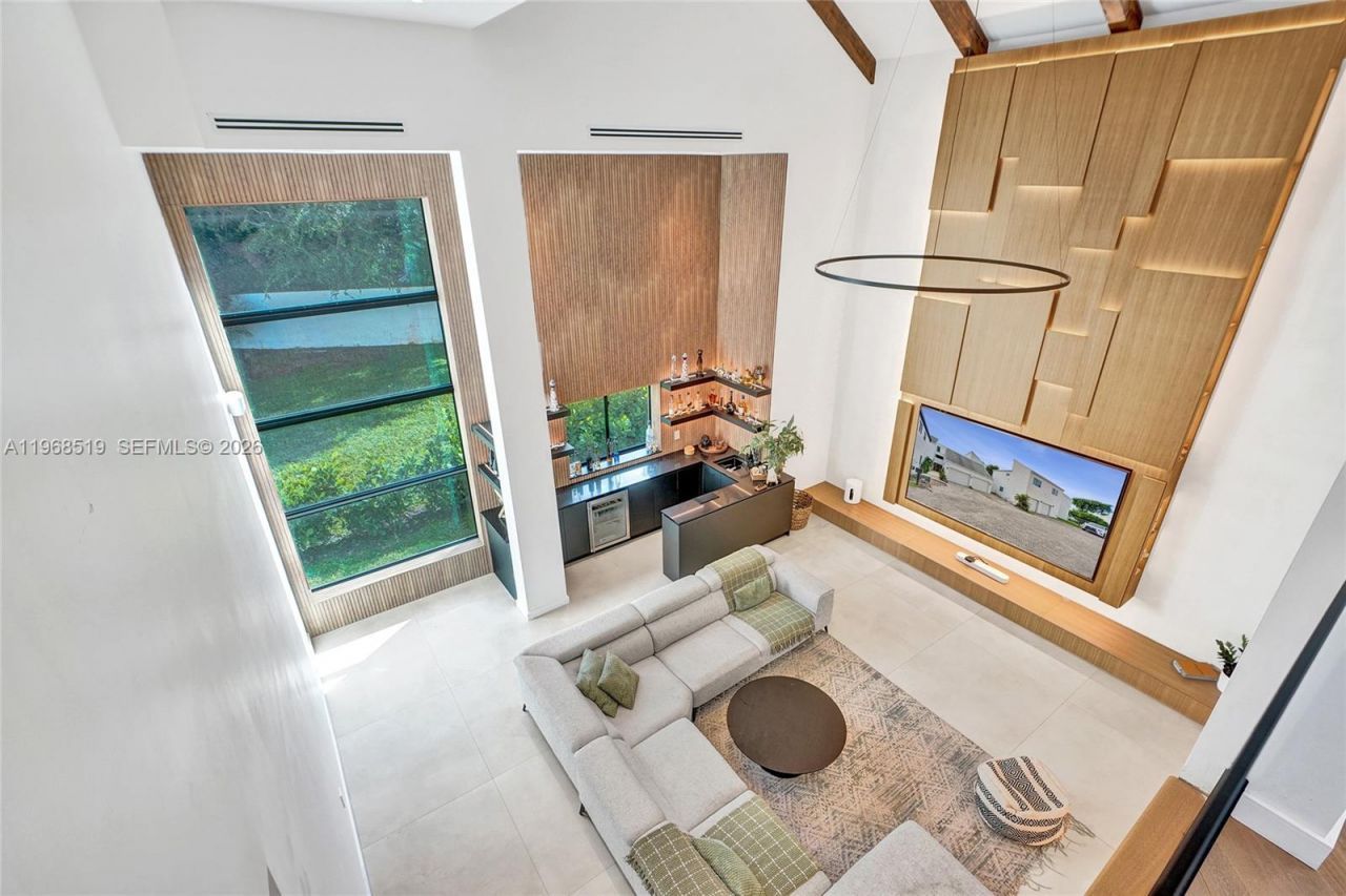 1977 S Oak Haven Cir, Miami, FL 33179 Photo