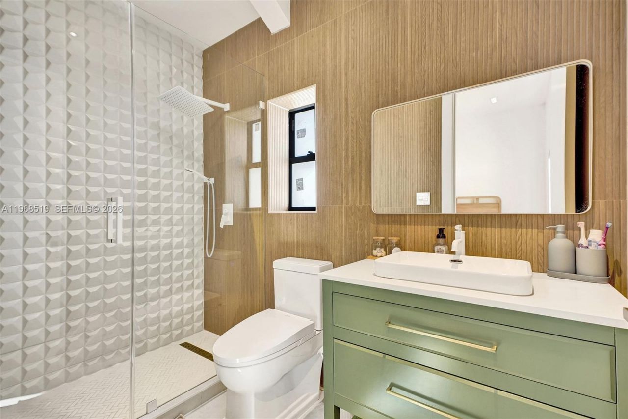 1977 S Oak Haven Cir, Miami, FL 33179 Photo