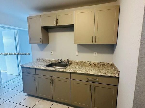 5 NE 16th Ct , Fort Lauderdale, FL 33305
