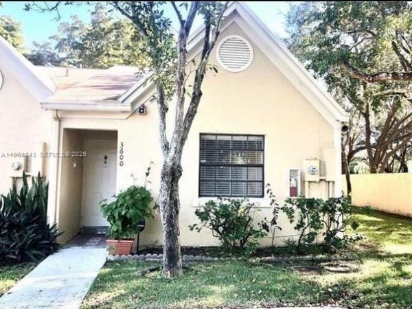 3600 NW 83rd Ln , Sunrise, FL 33351