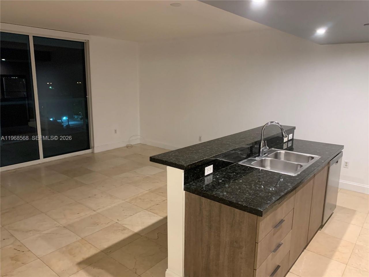 1401 SW 22nd St , Unit 903, Miami, FL 33145 Photo