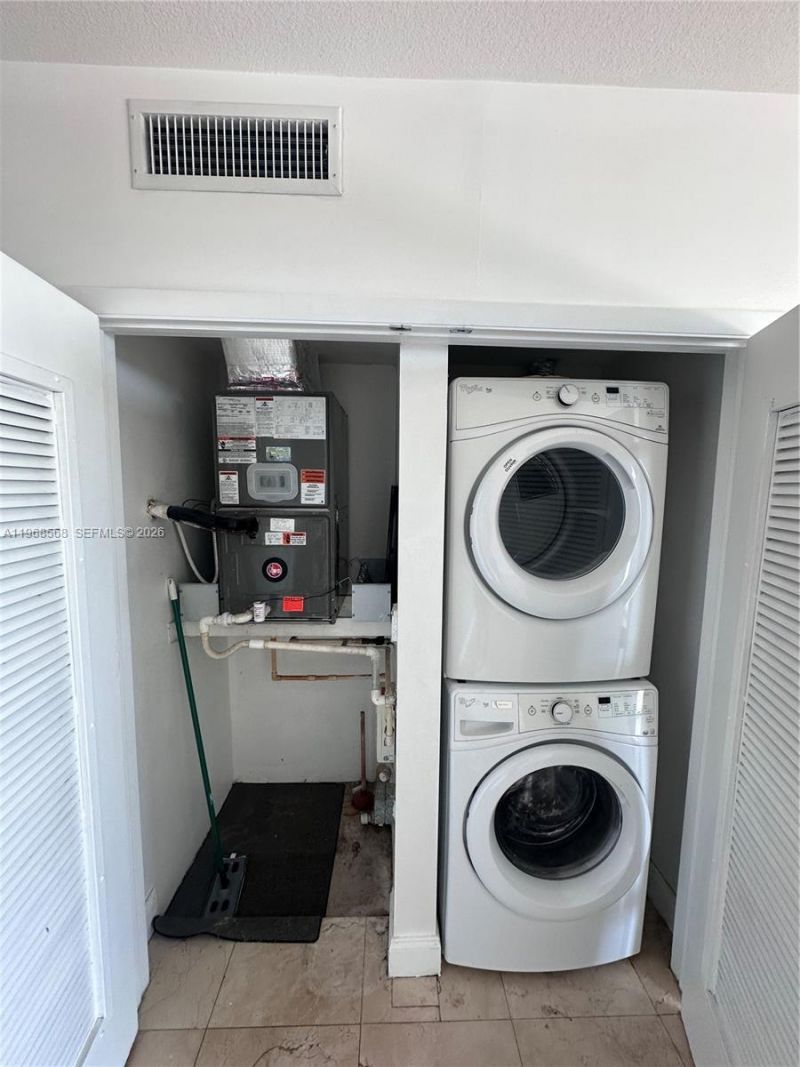 1401 SW 22nd St, Unit 903, Miami, FL 33145 Photo