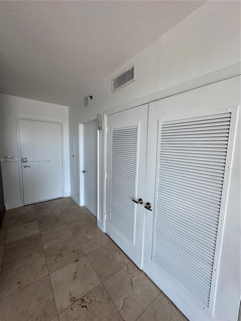 1401 SW 22nd St, Unit 903, Miami, FL 33145 Photo