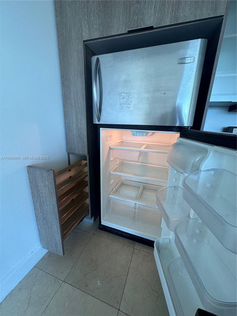 1401 SW 22nd St, Unit 903, Miami, FL 33145 Photo