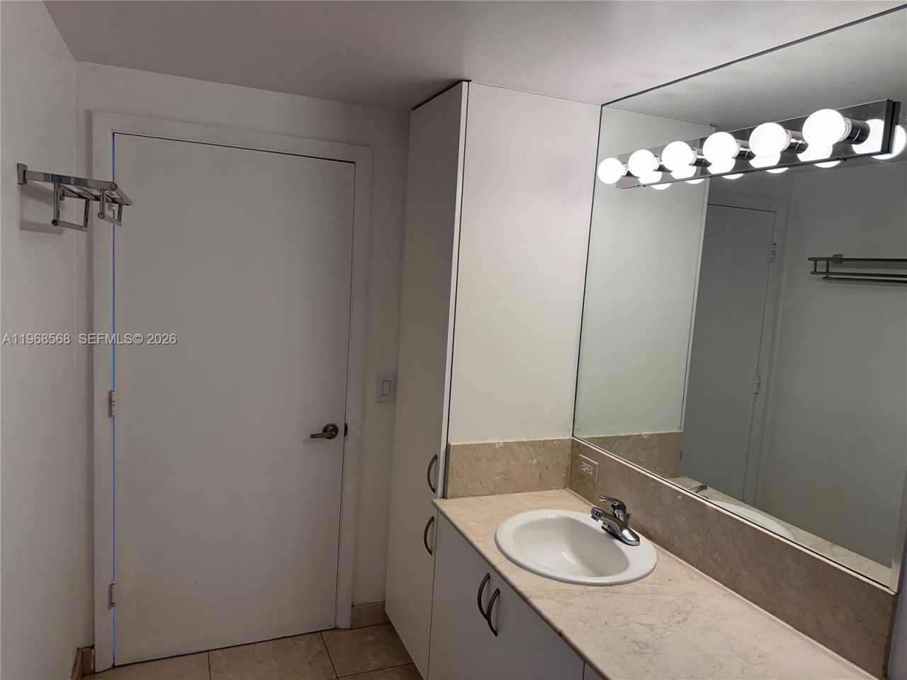1401 SW 22nd St, Unit 903, Miami, FL 33145 Photo