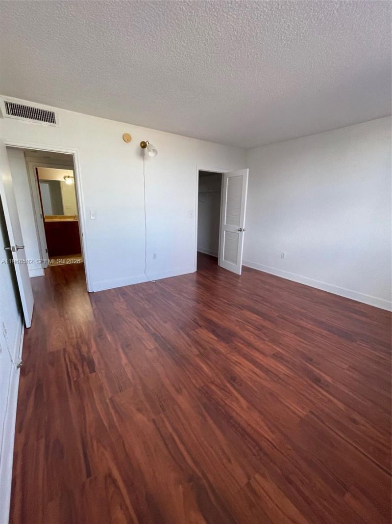 401 69 St, Unit 411, Miami Beach, FL 33141 Photo