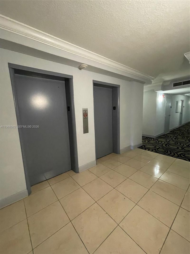 401 69 St, Unit 411, Miami Beach, FL 33141 Photo