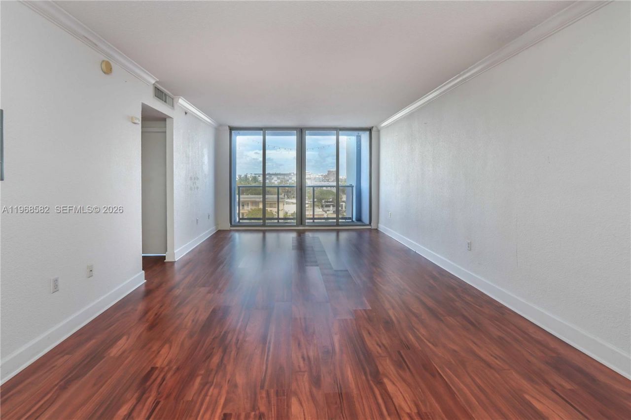 401 69 St, Unit 411, Miami Beach, FL 33141 Photo