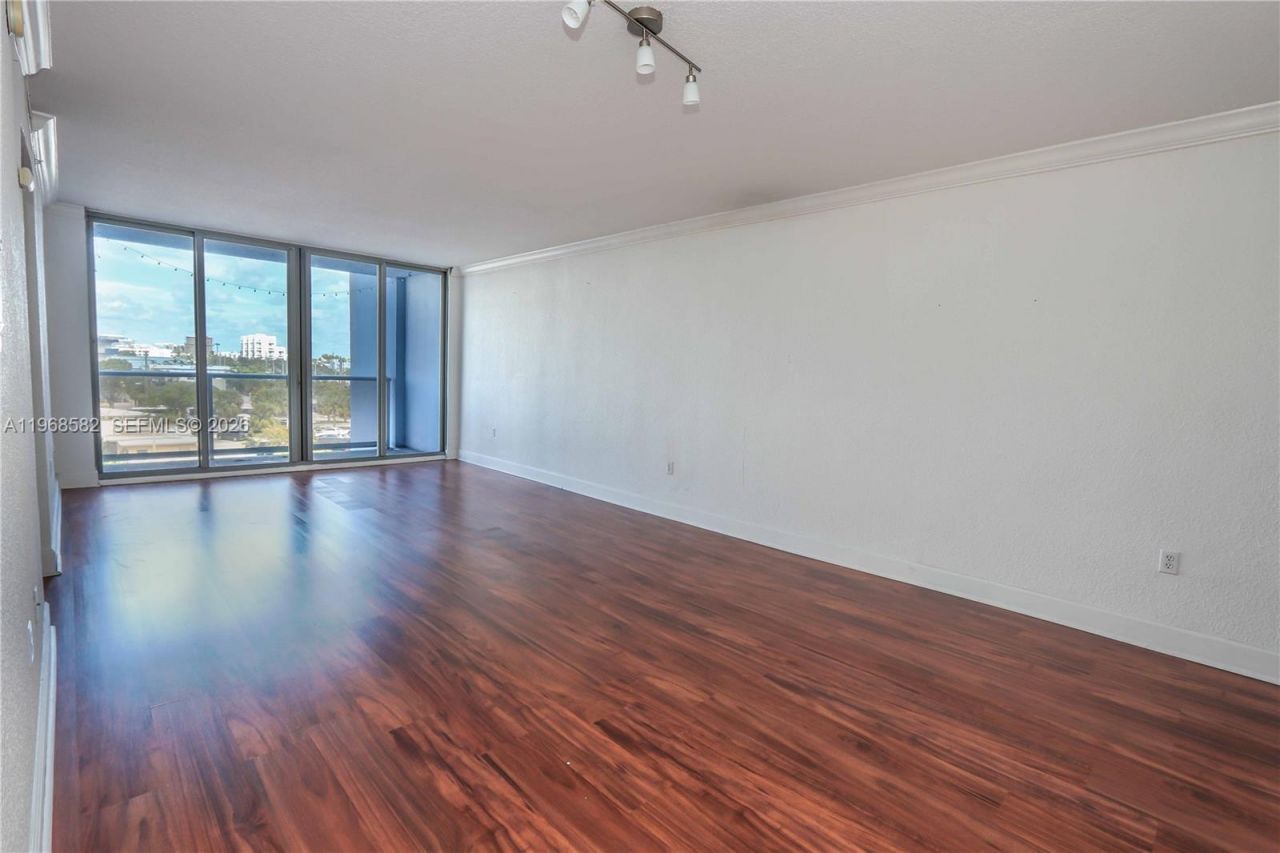 401 69 St, Unit 411, Miami Beach, FL 33141 Photo