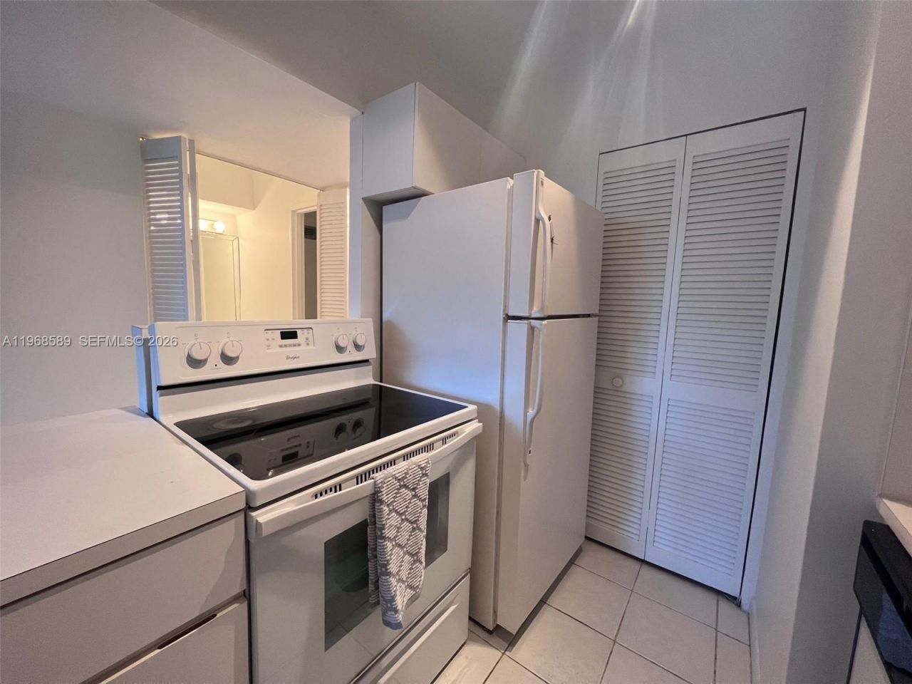 100 Lincoln Rd , Unit 415, Miami Beach, FL 33139 Photo