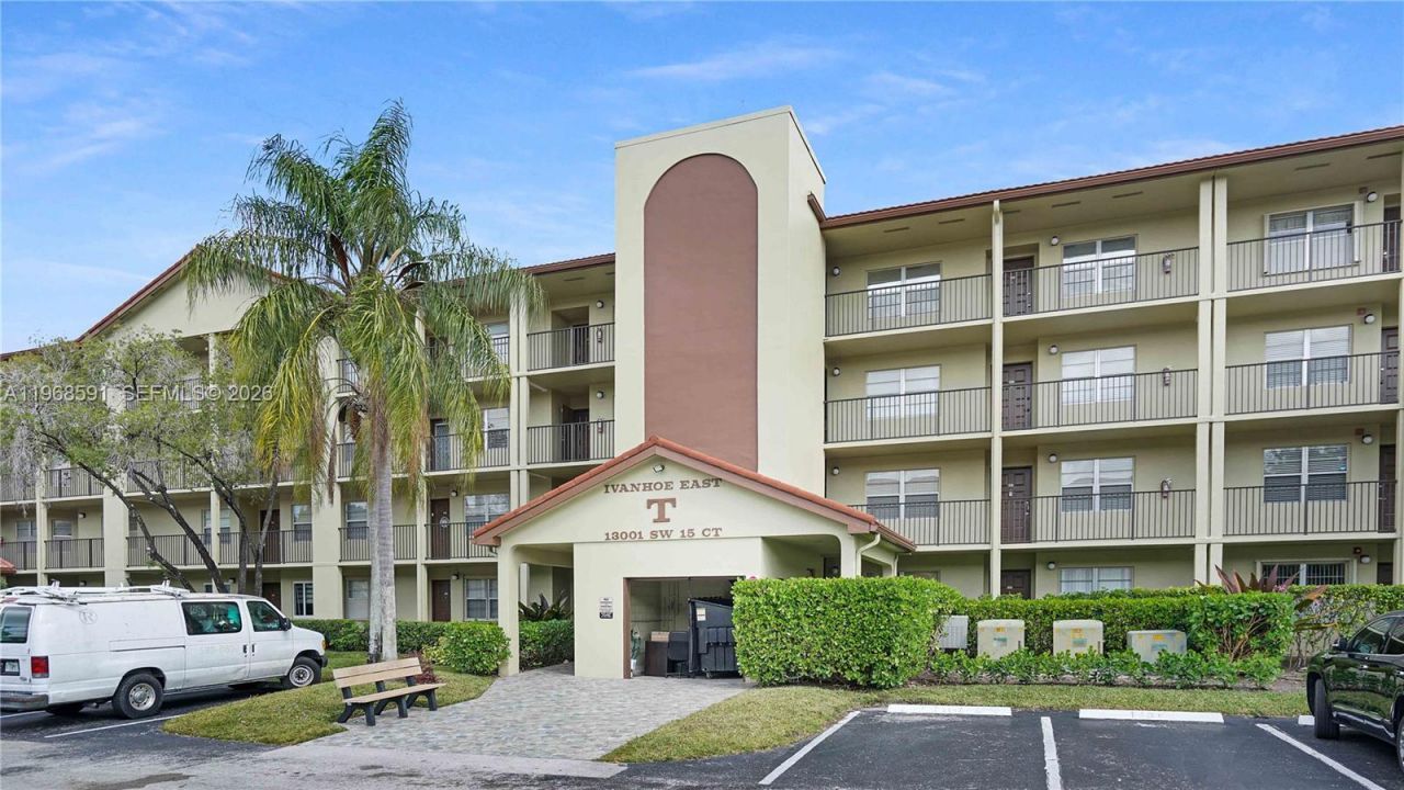 13001 SW 15th Ct , Unit 405T, Pembroke Pines, FL 33027 Photo