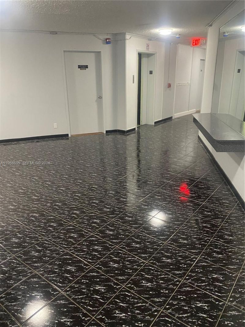 1913 S Ocean Dr, Unit 327, Hallandale Beach, FL 33009 Photo