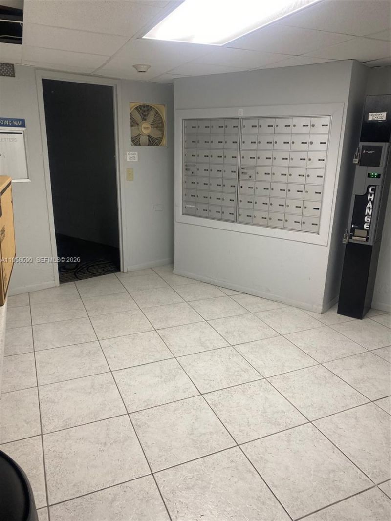 1913 S Ocean Dr, Unit 327, Hallandale Beach, FL 33009 Photo