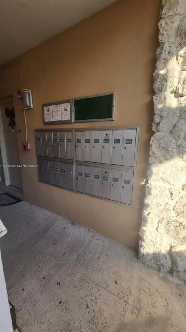 5425 SW 77th Ct, Unit 102D, Miami, FL 33155 Photo