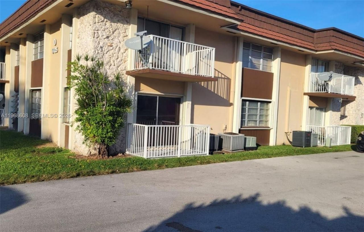 5425 SW 77th Ct, Unit 102D, Miami, FL 33155 Photo